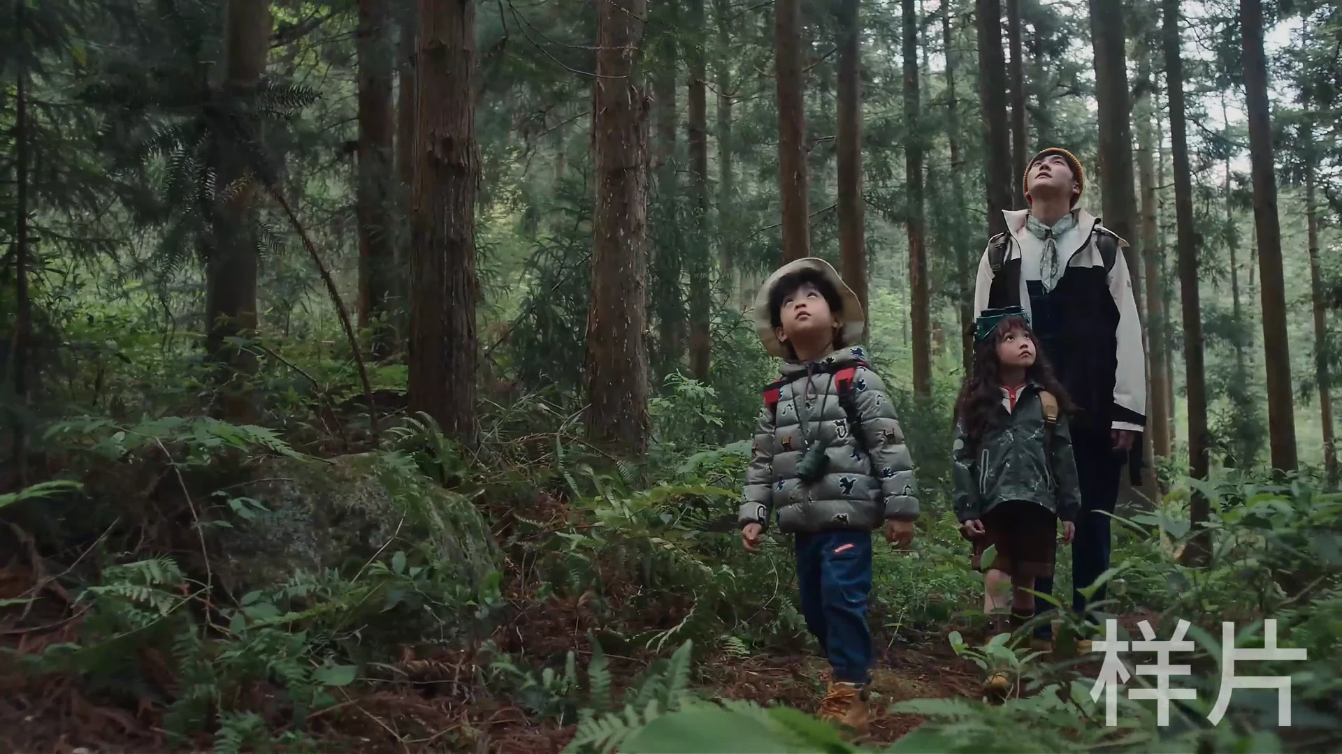 MINIBALA 实拍与 AI 品牌片画面